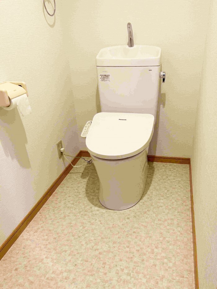 コンパクトなタンクなのに水ハネしにくい手洗いボウル 世田谷区Y様邸 コンパクトなタンクなのに水ハネしにくい手洗いボウル 世田谷区Y様邸